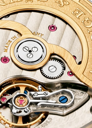 Close-up of movement L086.8 of the SAXONIA OUTSIZE DATE